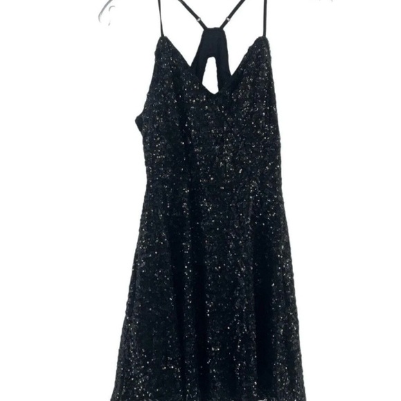 Lulus Dresses & Skirts - Lulu's Black Sequin Mini Dress
